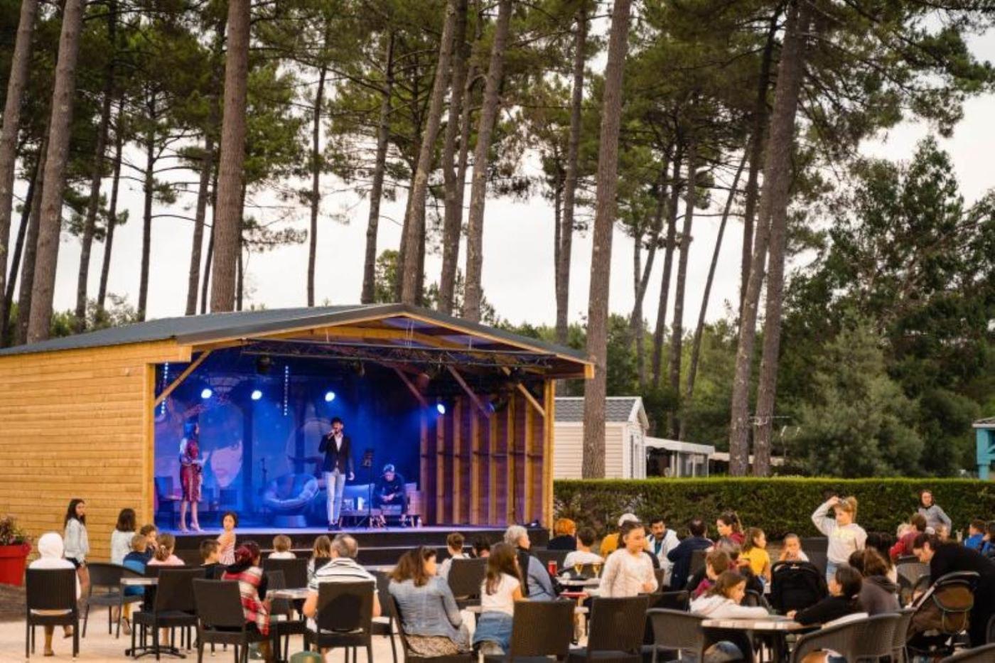 Sbvacances Tout Confort 2Ch Et 1Sdb, Environnement Calme Et Verdoyant Dans Camping 4 Etoiles サン・ジュリアン・アン・ボルヌ エクステリア 写真